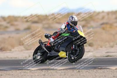 media/Nov-16-2025-Race Pace (Sun) [[8c5fa54630]]/Non Verified Riders (1st 20 Minutes)/5-Turn 15 (110pm)/